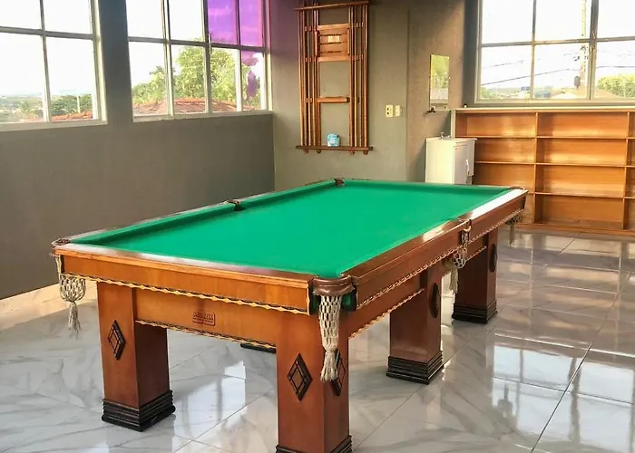 Casa 3/4 com piscina e mesa de sinuca em Caldas Novas